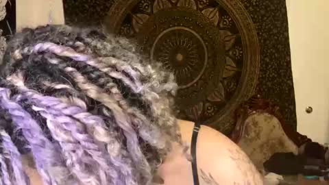 Snapshot of deluxxxeblu chatting on January 7, 2025, 10:52 pm TankinBody online show from January 7, 2025, 10:52 pm