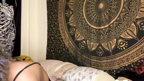 Snapshot of deluxxxeblu chatting on January 25, 2025, 1:10 am TankinBody online show from January 25, 2025, 1:10 am