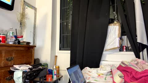 Snapshot of deluxxxeblu chatting on February 8, 2025, 11:13 pm TankinBody online show from February 8, 2025, 11:13 pm