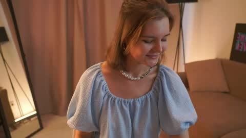 Snapshot of demetricekanady chatting on June 2, 2026, 6:48 am Hi my name is Sari nice to see you in my Room online show from June 2, 2026, 6:48 am