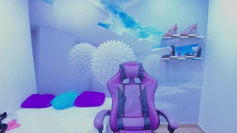 DEMI online show from November 7, 2025, 12:49 pm