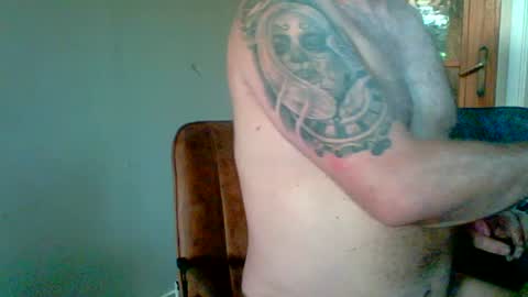 Snapshot of den86nis chatting on June 24, 2026, 7:35 pm den86nis online show from June 24, 2026, 7:35 pm