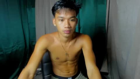 Snapshot of den_cummers chatting on June 7, 2026, 1:59 pm den_cummers online show from June 7, 2026, 1:59 pm