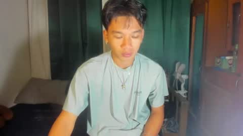 Snapshot of den_cummers chatting on June 23, 2026, 12:25 pm den_cummers online show from June 23, 2026, 12:25 pm