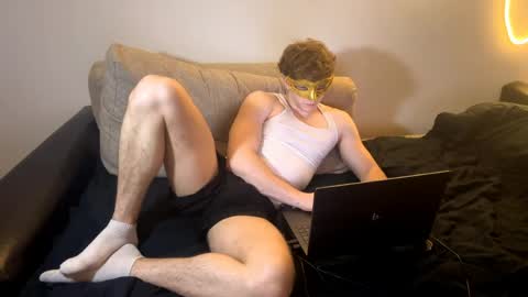 Snapshot of deniel_horny chatting on May 18, 2026, 5:08 pm Deni online show from May 18, 2026, 5:08 pm