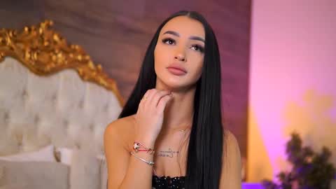 denisedevilles online show from March 4, 2025, 10:57 am