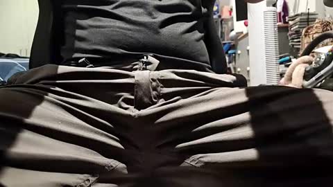 dennis210586 online show from February 5, 2026, 2:27 am