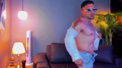 dennis_cox_ online show from October 18, 2025, 5:03 pm