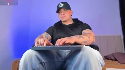 dennis munera online show from November 24, 2025, 3:39 am