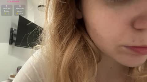 Denni online show from February 6, 2026, 5:27 pm