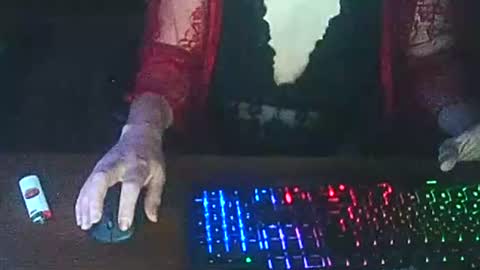 sexy l online show from October 10, 2025, 5:17 am