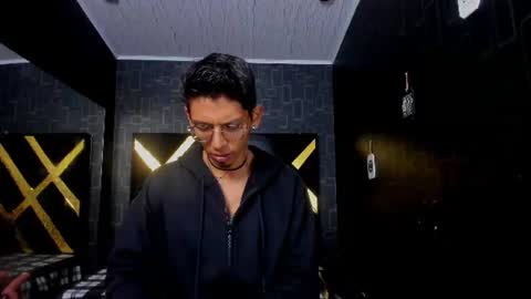Snapshot of dereck_monroe chatting on June 13, 2026, 2:48 pm Dereck online show from June 13, 2026, 2:48 pm