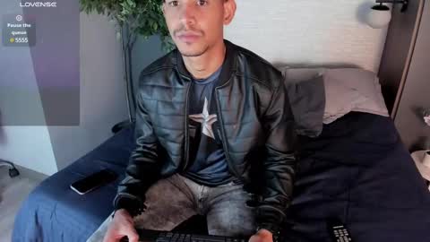 Snapshot of dereck_myers chatting on February 16, 2025, 7:49 pm Dereck Myers online show from February 16, 2025, 7:49 pm