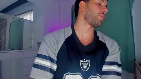 Snapshot of dereckhardd chatting on March 19, 2026, 11:47 am dereckhardd online show from March 19, 2026, 11:47 am