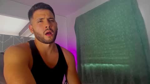 Snapshot of dereckhardd chatting on March 23, 2026, 8:24 pm dereckhardd online show from March 23, 2026, 8:24 pm