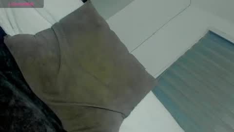 dereckhardd online show from May 15, 2026, 11:01 pm