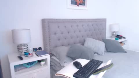 Snapshot of derek_group chatting on March 2, 2026, 2:02 pm Derek online show from March 2, 2026, 2:02 pm