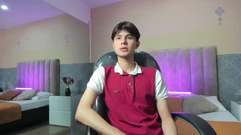 Snapshot of derek_sinn chatting on March 10, 2026, 8:03 pm derek_sinn online show from March 10, 2026, 8:03 pm