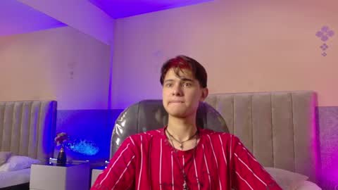 Snapshot of derek_sinn chatting on March 31, 2026, 7:58 pm derek_sinn online show from March 31, 2026, 7:58 pm