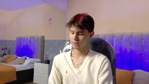 Snapshot of derek_sinn chatting on April 2, 2026, 7:33 pm derek_sinn online show from April 2, 2026, 7:33 pm