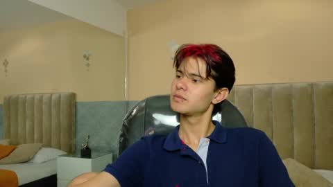 Snapshot of derek_sinn chatting on June 2, 2026, 8:33 pm derek_sinn online show from June 2, 2026, 8:33 pm