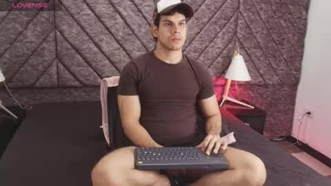 Snapshot of derek_voss chatting on June 5, 2026, 1:50 pm derek_voss online show from June 5, 2026, 1:50 pm