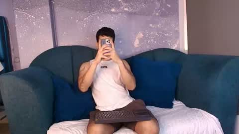Snapshot of derek_voss chatting on June 19, 2026, 12:31 pm derek_voss online show from June 19, 2026, 12:31 pm