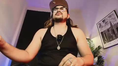 Snapshot of derek_vow chatting on July 26, 2026, 8:05 pm Derek online show from July 26, 2026, 8:05 pm