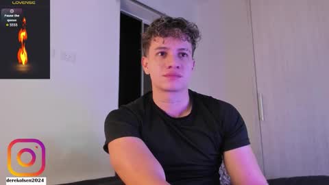 Derek  IG Derekolsen2024 online show from October 14, 2025, 2:45 am