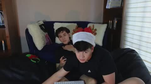 Derek online show from December 15, 2025, 9:41 pm