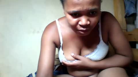 Snapshot of derissa chatting on March 16, 2026, 6:01 pm derissa online show from March 16, 2026, 6:01 pm