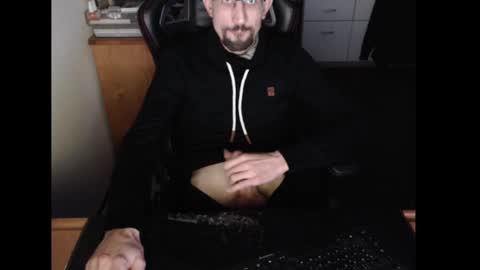 dermattes online show from December 7, 2024, 4:36 pm