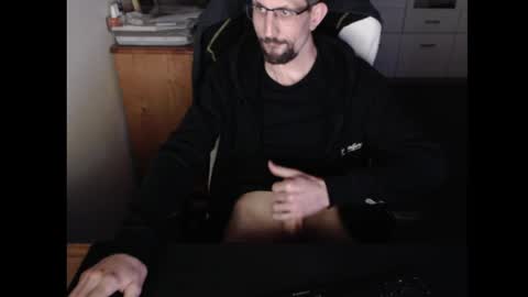 dermattes online show from April 18, 2026, 3:49 pm