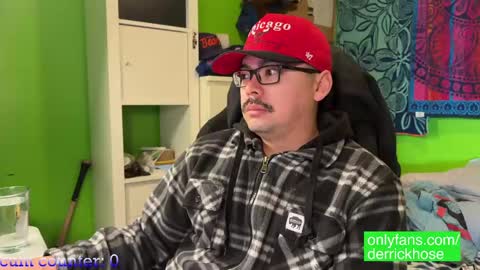 Snapshot of derrick_hose chatting on January 15, 2025, 3:18 pm Derrick Hose online show from January 15, 2025, 3:18 pm