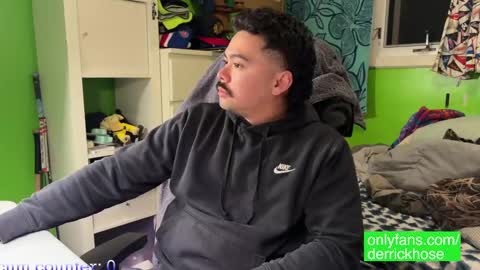 Snapshot of derrick_hose chatting on March 10, 2025, 3:34 am Derrick Hose online show from March 10, 2025, 3:34 am