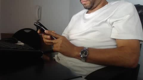     online show from December 7, 2024, 12:02 pm