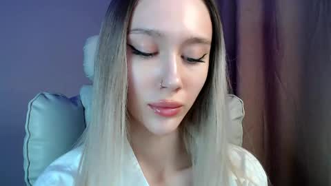 Snapshot of des_ch chatting on April 29, 2026, 5:30 pm Ari online show from April 29, 2026, 5:30 pm