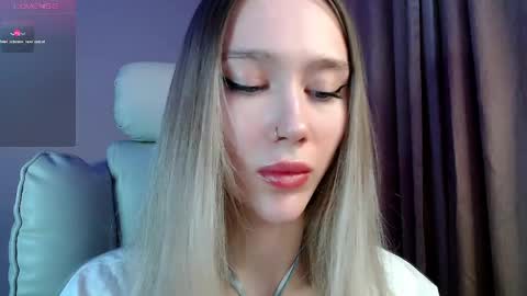 Snapshot of des_ch chatting on May 1, 2026, 5:50 pm Ari online show from May 1, 2026, 5:50 pm