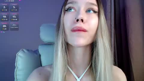 Snapshot of des_ch chatting on May 4, 2026, 4:58 pm Ari online show from May 4, 2026, 4:58 pm