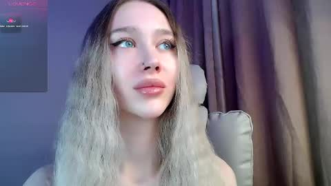 Snapshot of des_ch chatting on May 14, 2026, 5:42 pm Ari online show from May 14, 2026, 5:42 pm