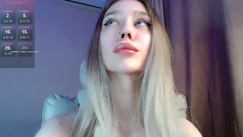 Snapshot of des_ch chatting on May 16, 2026, 5:12 pm Ari online show from May 16, 2026, 5:12 pm