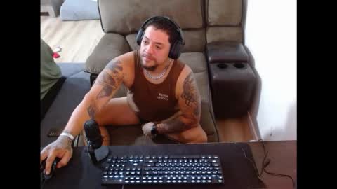 Snapshot of desertadventurer25 chatting on October 10, 2025, 6:40 pm desertadventurer25 online show from October 10, 2025, 6:40 pm