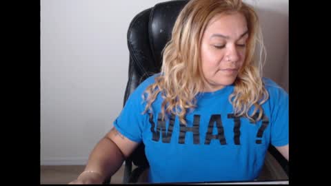 Snapshot of desertadventures25 chatting on April 9, 2026, 6:02 am desertadventures25 online show from April 9, 2026, 6:02 am