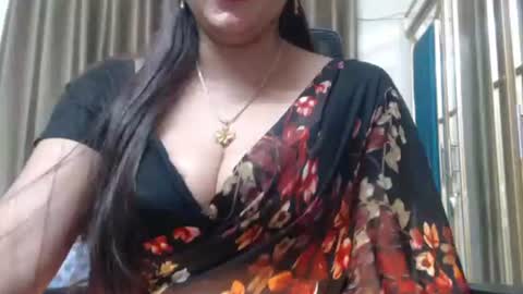 Snapshot of desimaisa130 chatting on December 5, 2024, 7:28 pm Maisa online show from December 5, 2024, 7:28 pm