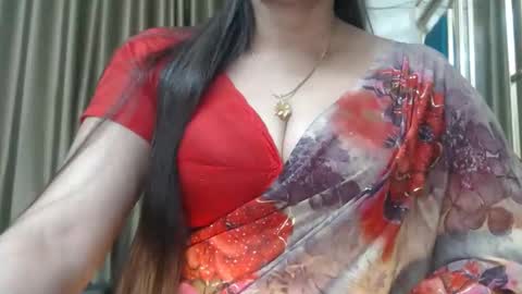 Snapshot of desimaisa130 chatting on December 6, 2024, 4:17 pm Maisa online show from December 6, 2024, 4:17 pm