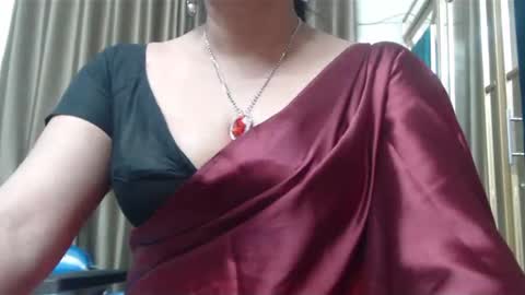 Snapshot of desimaisa130 chatting on December 30, 2024, 5:34 pm Maisa online show from December 30, 2024, 5:34 pm