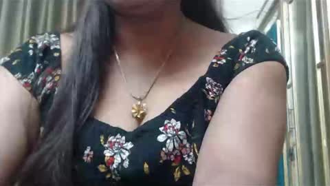 Snapshot of desimaisa130 chatting on January 18, 2025, 7:48 pm Maisa online show from January 18, 2025, 7:48 pm