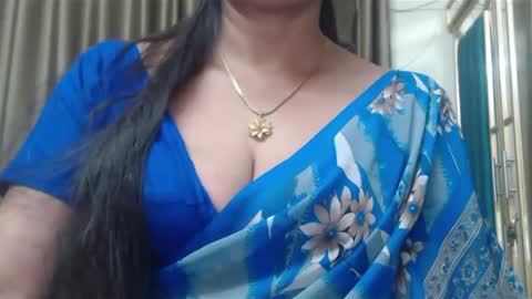 Snapshot of desimaisa130 chatting on February 16, 2025, 7:27 pm Maisa online show from February 16, 2025, 7:27 pm