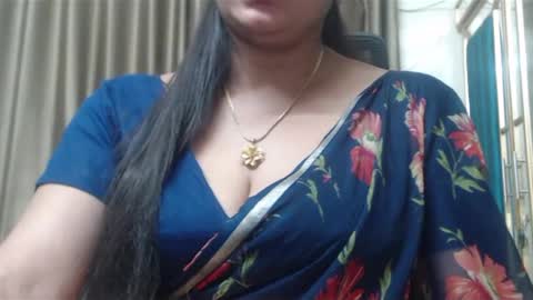 Snapshot of desimaisa130 chatting on February 16, 2025, 10:32 pm Maisa online show from February 16, 2025, 10:32 pm