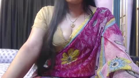 Snapshot of desimaisa130 chatting on October 31, 2025, 5:25 pm Maisa online show from October 31, 2025, 5:25 pm